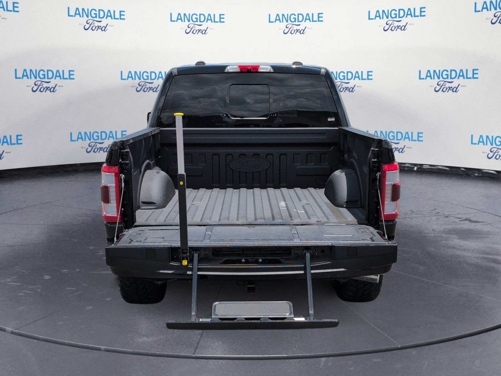 Used 2022 Ford F150 Limited AWD/4WD image 8