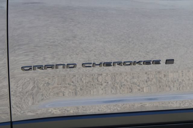 Used 2023 Jeep Grand Cherokee L Laredo AWD/4WD image 10