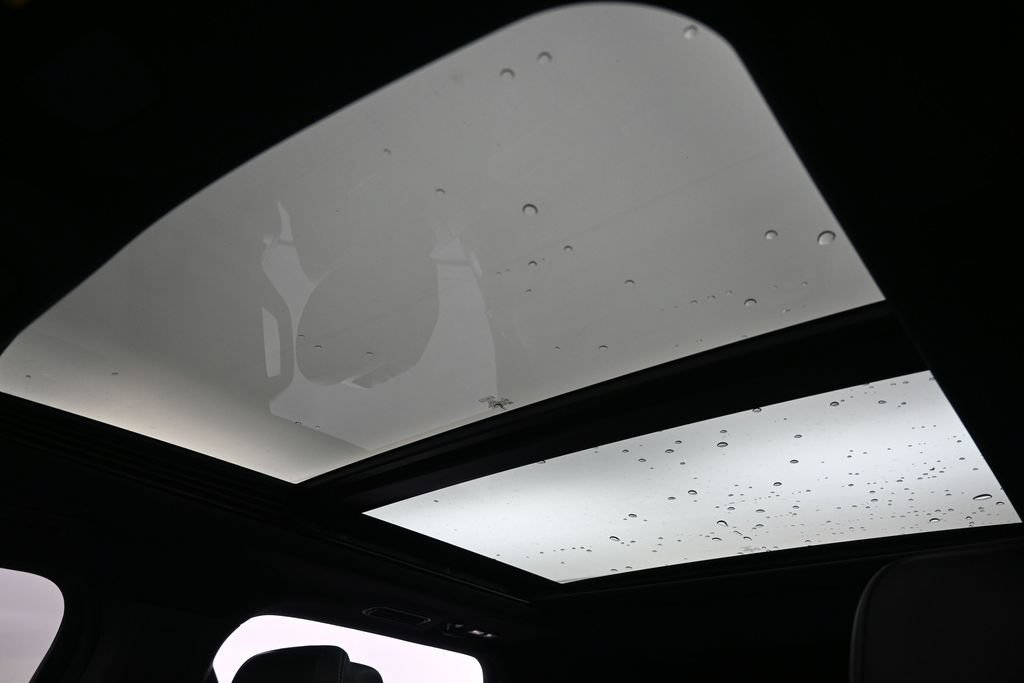 New 2027 Ford Expedition Platinum w/ Stealth Appearance Package RWD image 2