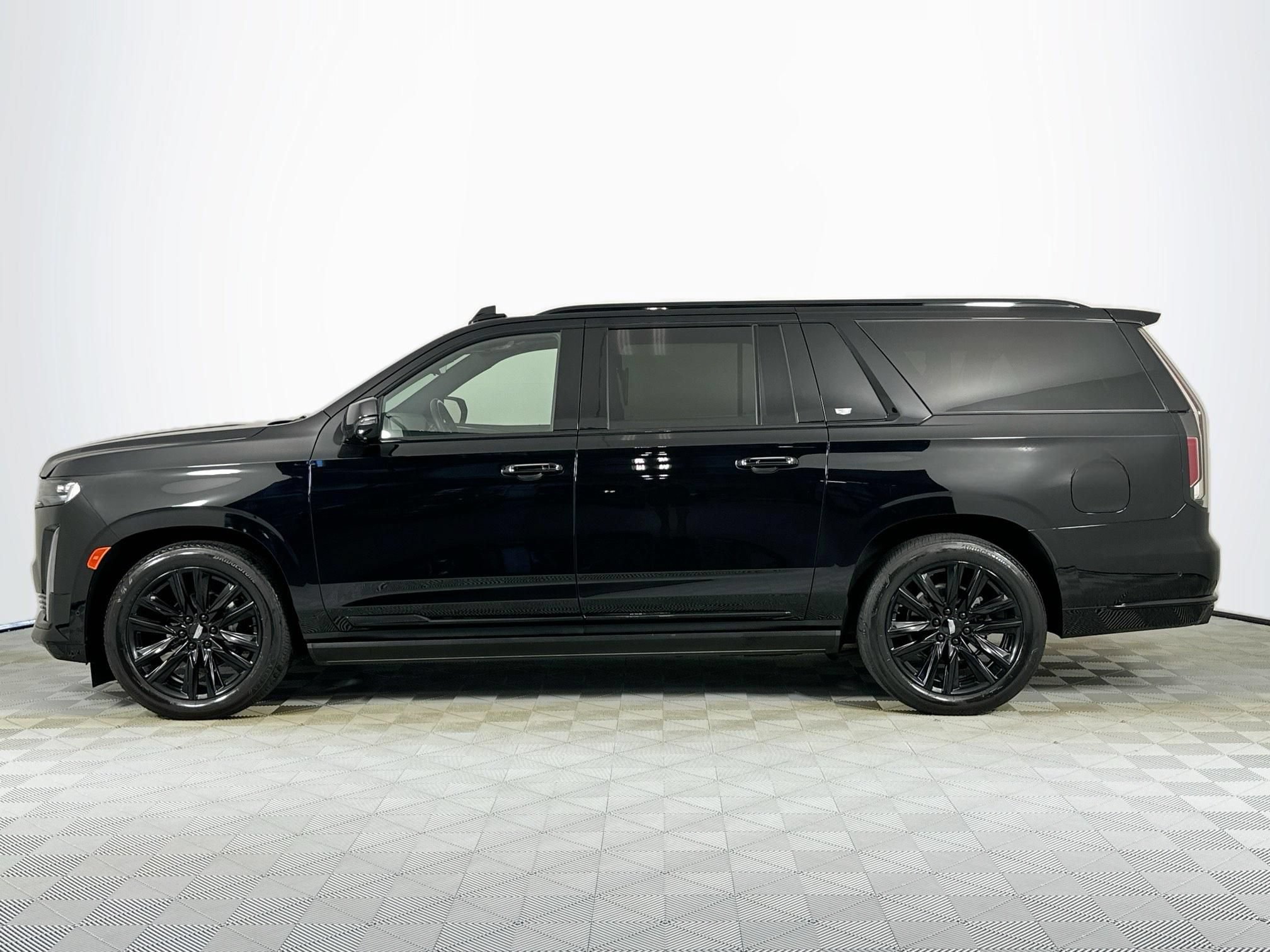 Used 2024 Cadillac Escalade ESV Sport w/ Touring Package AWD/4WD image 8
