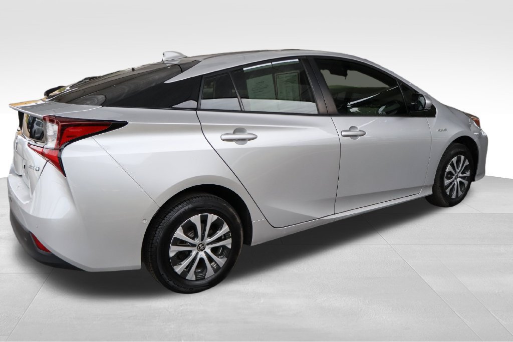 Certified 2020 Toyota Prius LE AWD/4WD image 15