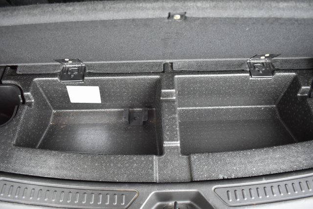 Used 2018 GMC Acadia SLT w/ LPO, Black Accent Package image 40