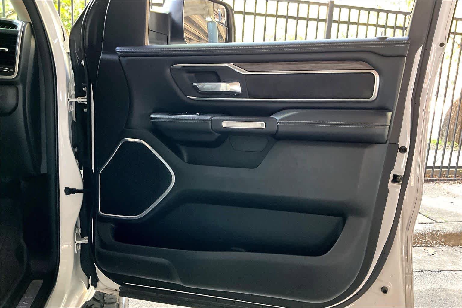 Used 2020 RAM 1500 Laramie AWD/4WD image 22