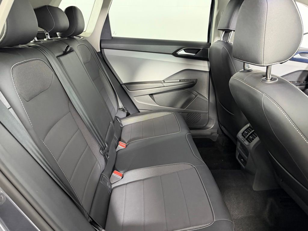 Used 2022 Volkswagen Taos SE image 28