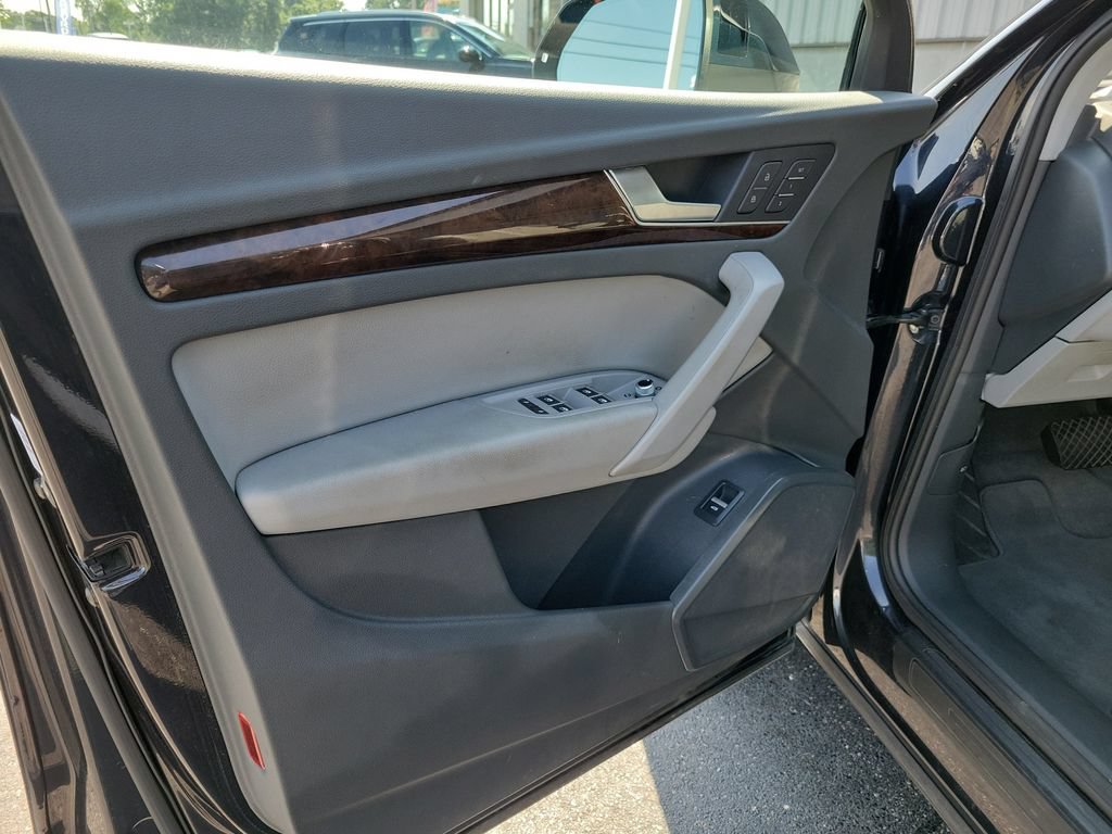 Used 2020 Audi Q5 2.0T Premium w/ Convenience Package AWD/4WD image 22