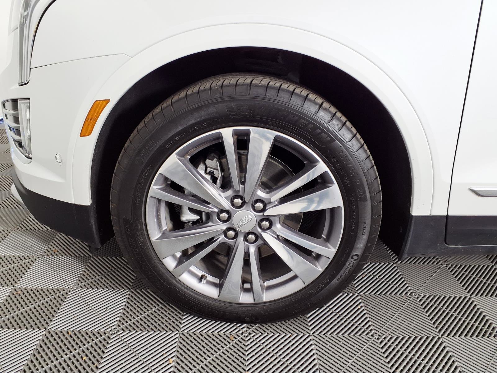 Used 2024 Cadillac XT5 Premium Luxury w/ Technology Package image 7