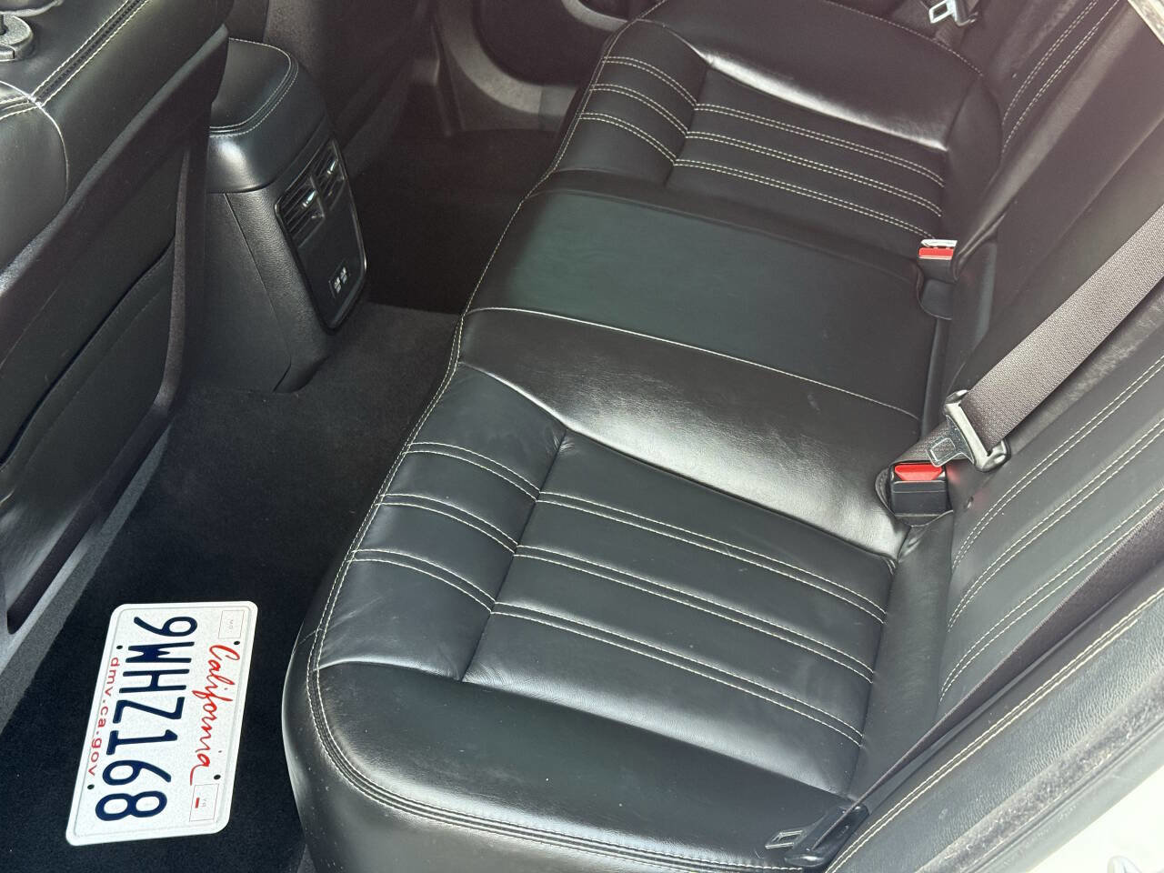 Used 2019 Chrysler 300 S RWD image 19