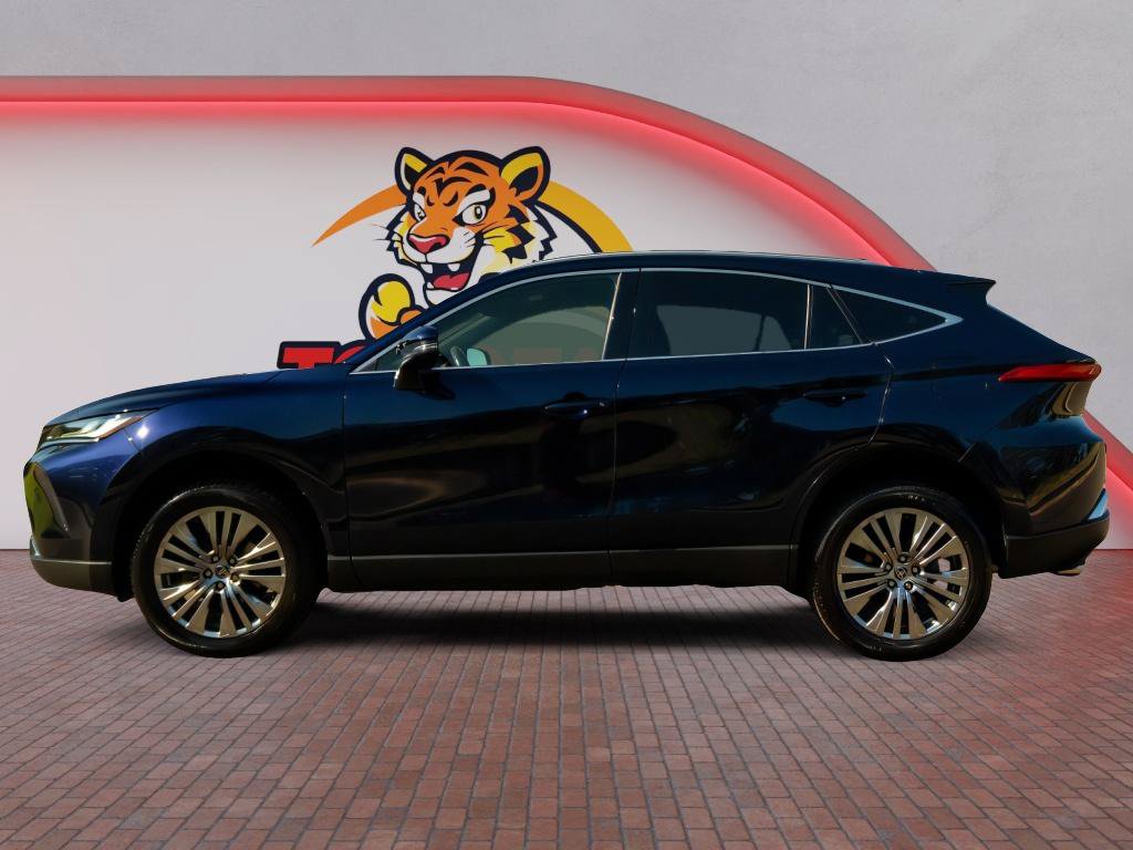 Used 2022 Toyota Venza XLE AWD/4WD image 8