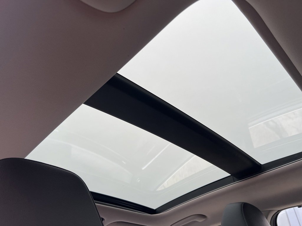 Used 2025 Hyundai Sonata Limited image 31