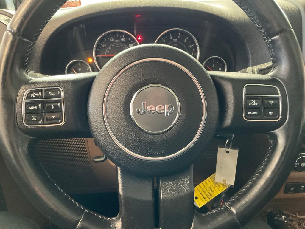 Used 2014 Jeep Wrangler Unlimited Rubicon image 10