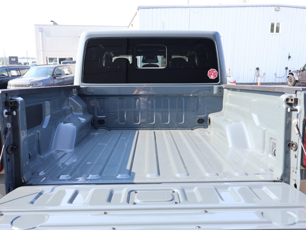 New 2026 Jeep Gladiator Sport AWD/4WD image 13