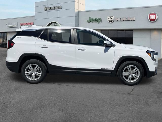 Used 2024 GMC Terrain SLE FWD image 8