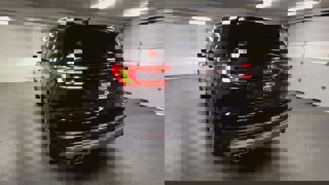 Certified 2025 GMC Acadia Elevation image 7