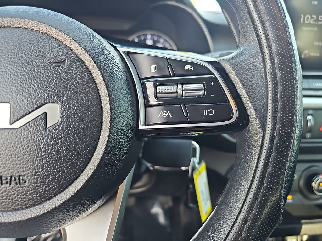 Used 2023 Kia Forte LX image 18