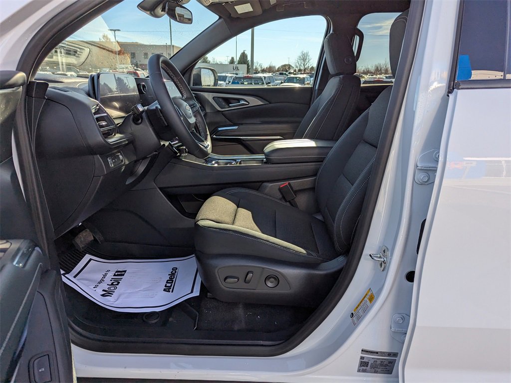 New 2026 Chevrolet Traverse LT w/ LPO, Floor Liner Package image 10