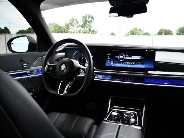 Used 2025 BMW 740i xDrive w/ Executive Package AWD/4WD image 25