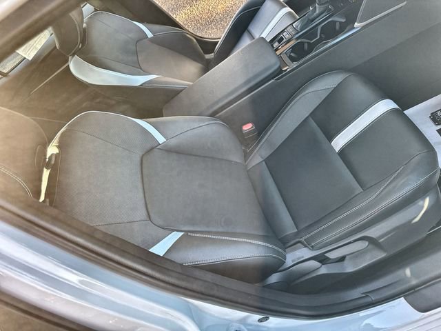 Used 2025 Toyota Camry SE image 32