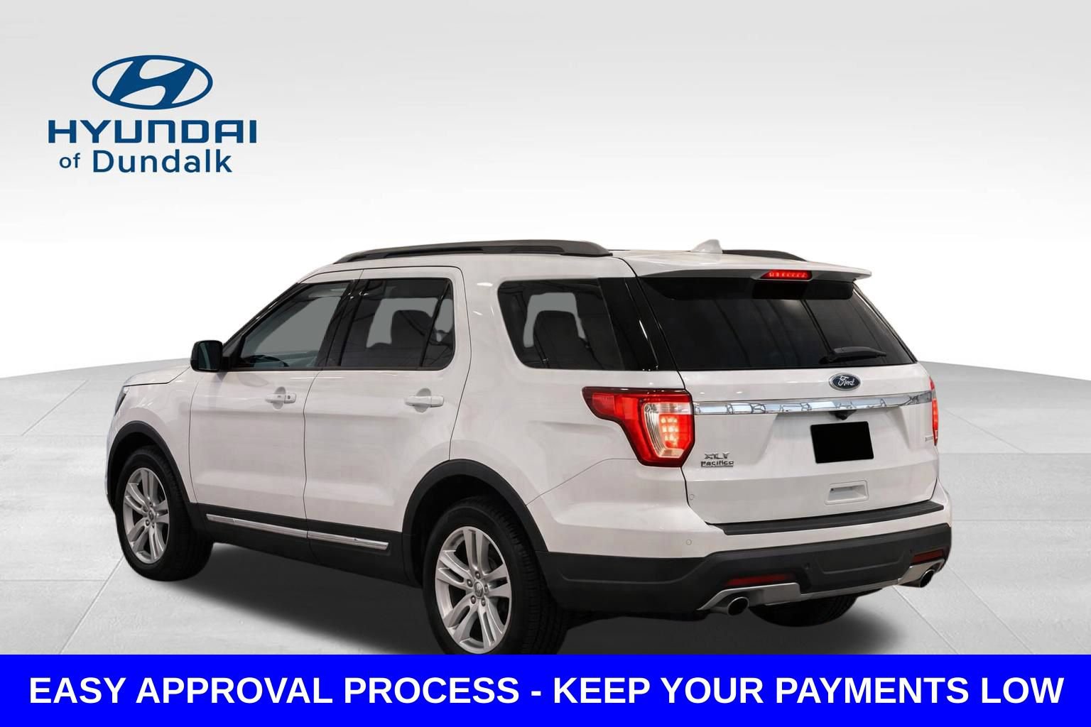Used 2019 Ford Explorer XLT w/ Equipment Group 202A AWD/4WD image 5