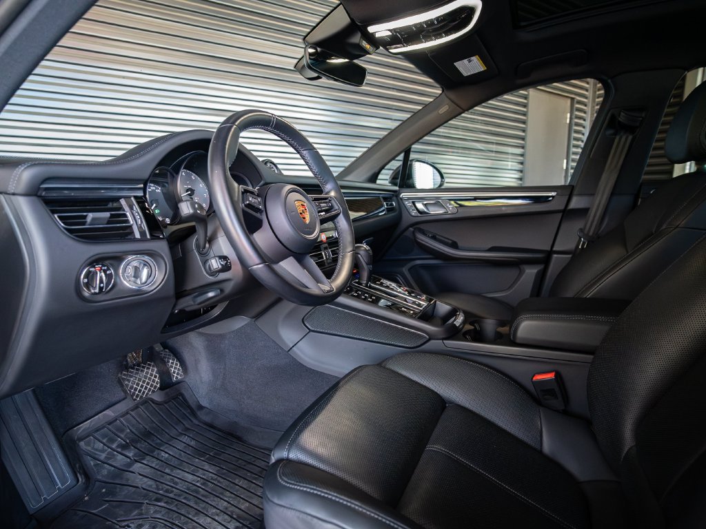 Certified 2023 Porsche Macan S AWD/4WD image 4