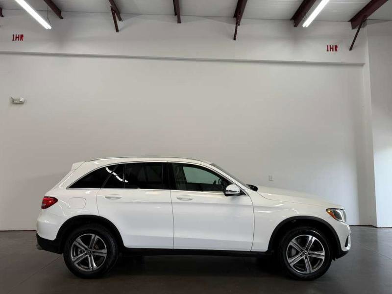 Used 2019 Mercedes-Benz GLC 300 image 2