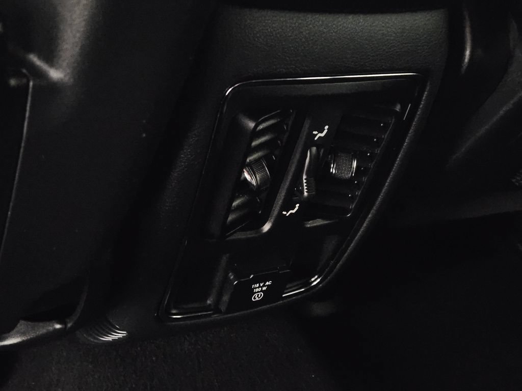 Used 2020 Jeep Grand Cherokee Altitude RWD image 22