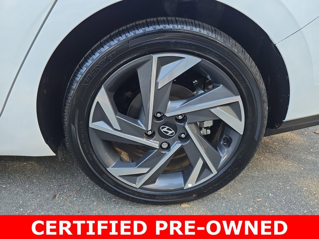 Used 2025 Hyundai Elantra Limited image 34