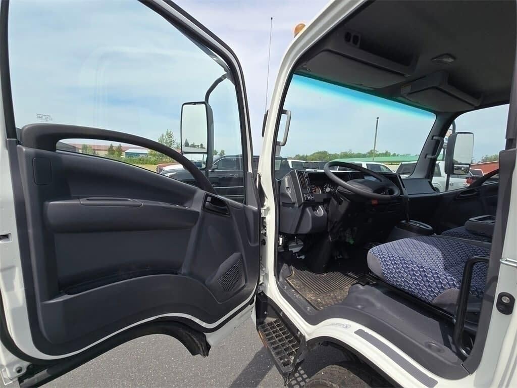 New 2024 Chevrolet Low Cab Forward image 11