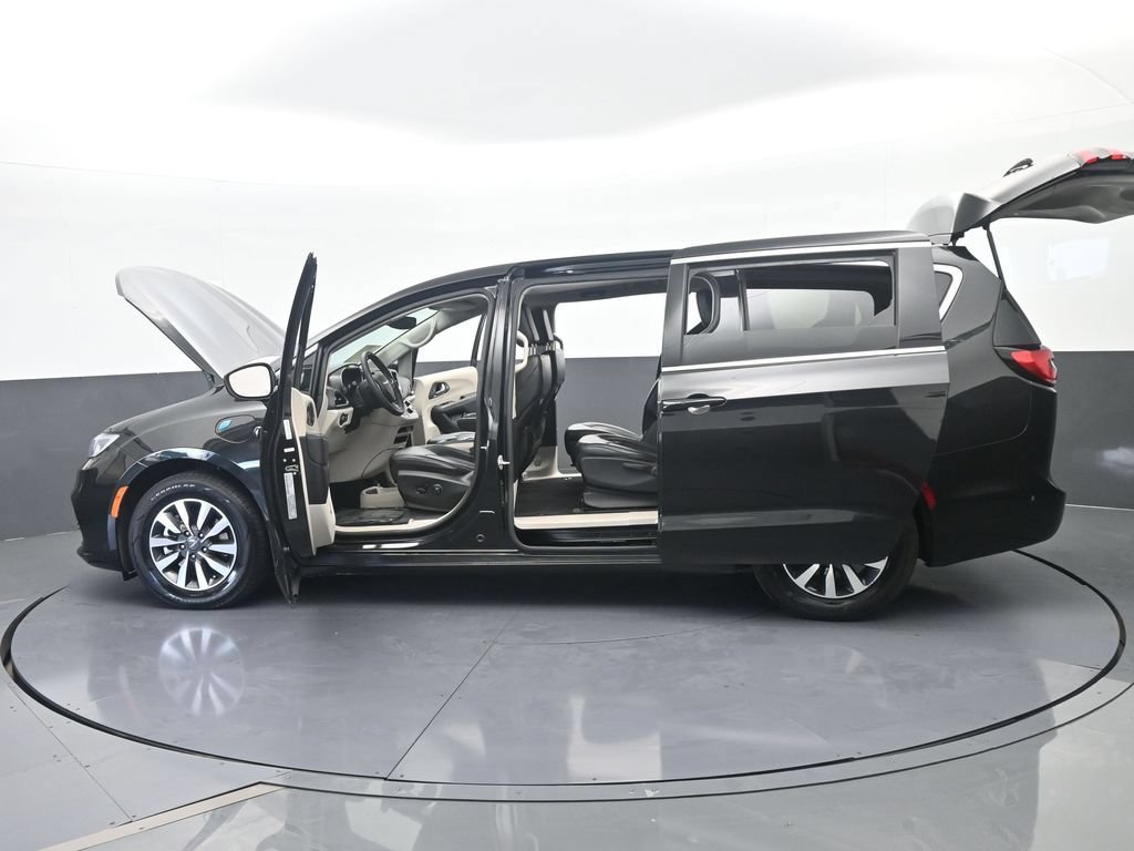 Used 2023 Chrysler Pacifica Touring-L FWD image 78