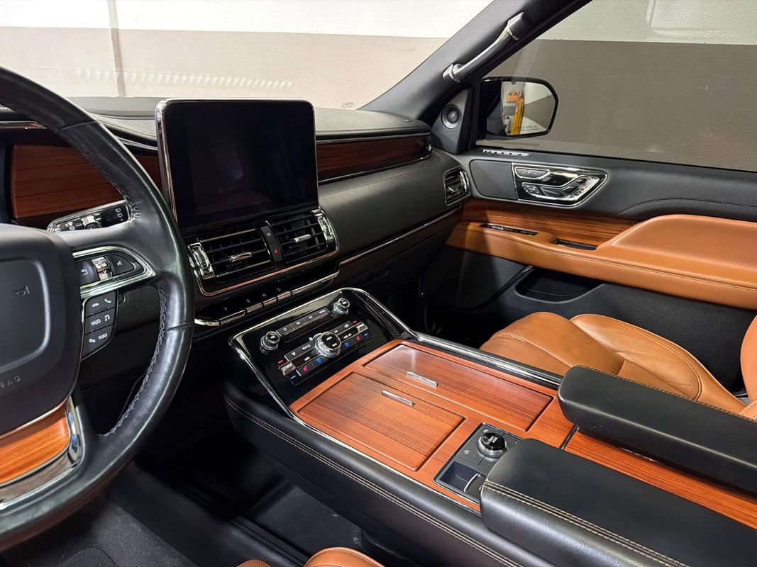 Used 2019 Lincoln Navigator Reserve AWD/4WD image 22