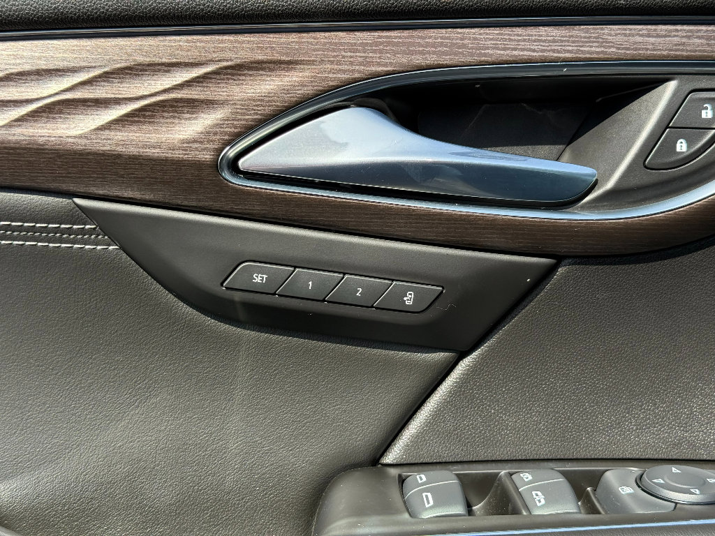 Used 2023 Buick Envision Avenir image 21