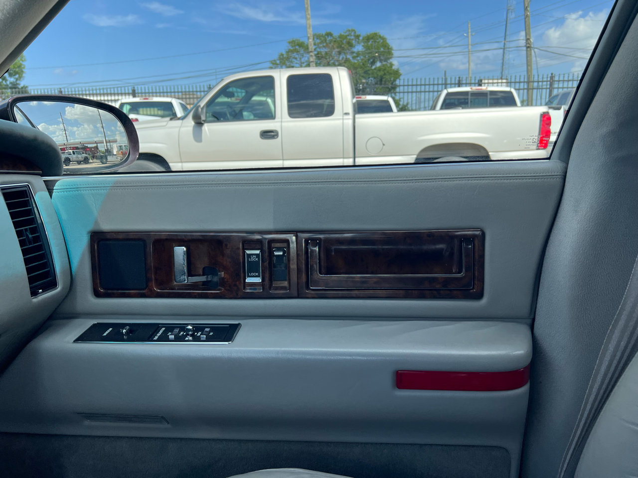 Used 1996 Cadillac Fleetwood Brougham image 76