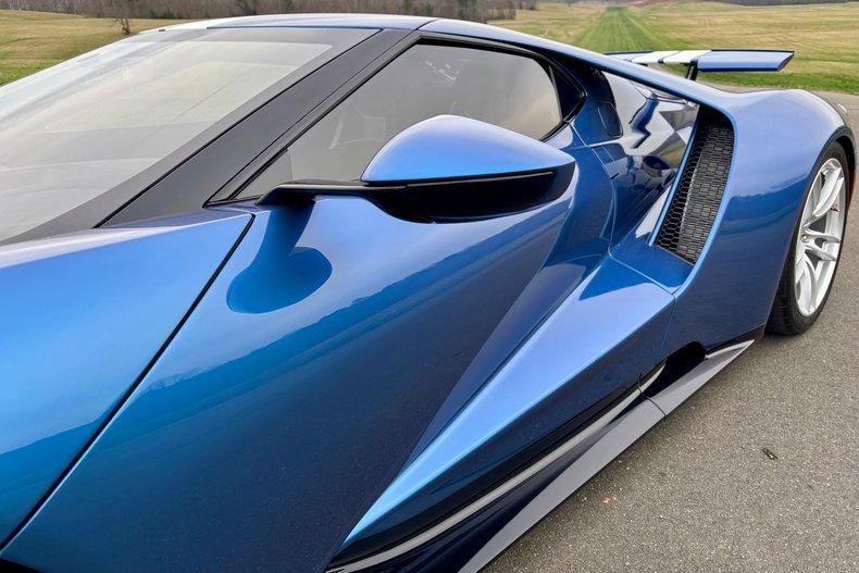 Used 2022 Ford GT RWD image 5