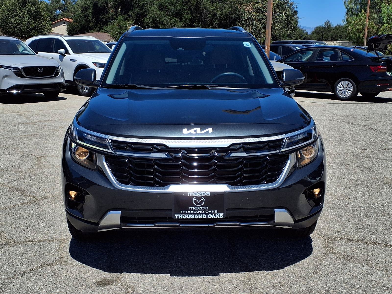 Used 2024 Kia Seltos EX FWD image 2