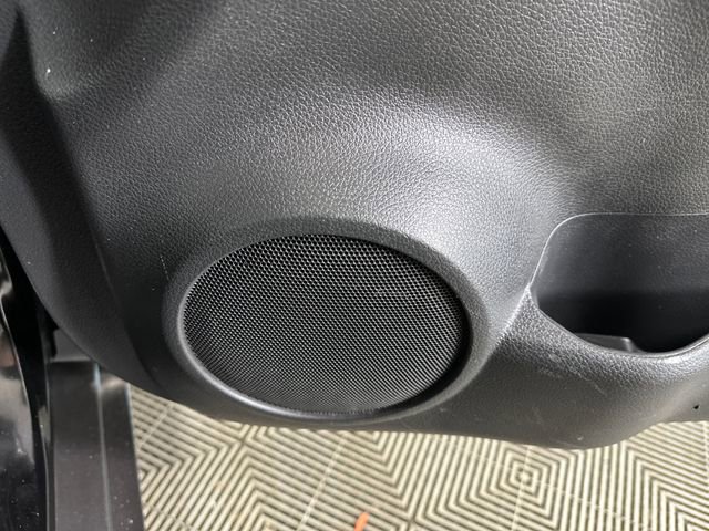 Used 2018 Nissan Rogue SV image 29