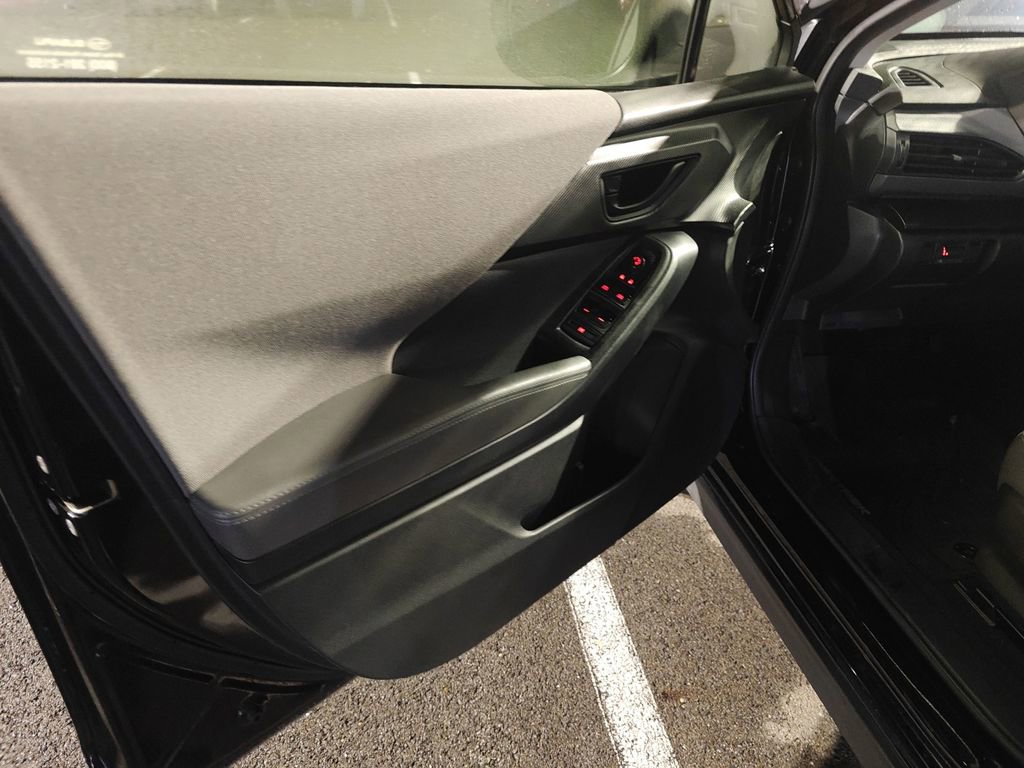 Used 2025 Subaru Crosstrek 2.5i Premium image 5