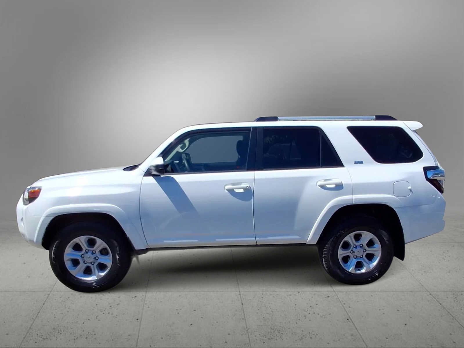 Used 2022 Toyota 4Runner SR5 RWD image 5