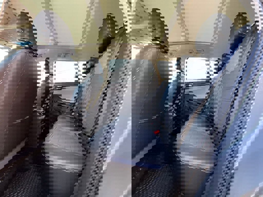 Certified 2022 Volkswagen Taos SE image 13