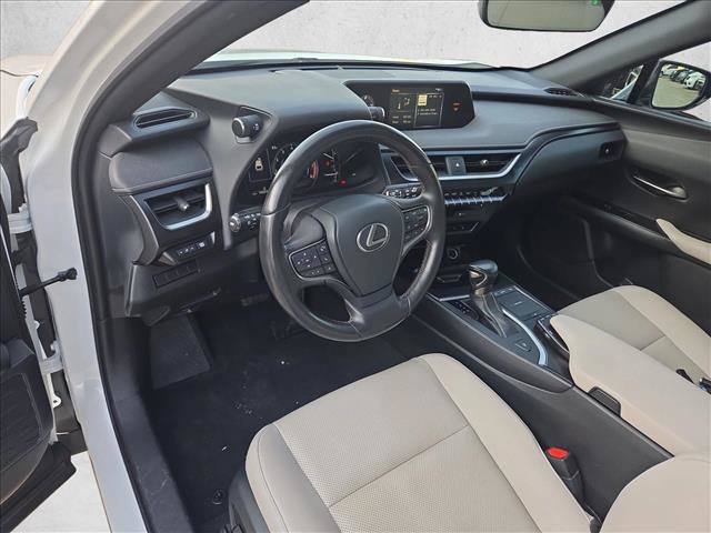 Used 2022 Lexus UX 200 w/ Premium Package FWD image 10