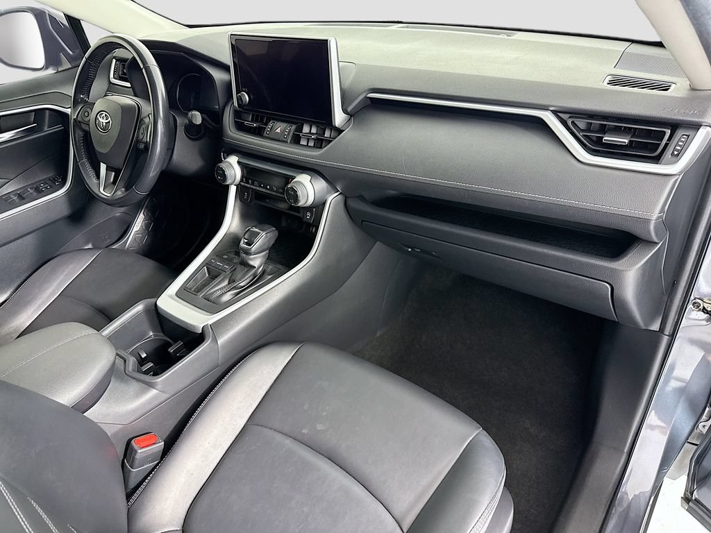 Used 2023 Toyota RAV4 XLE Premium FWD image 17