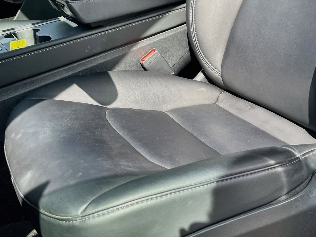 Used 2024 Tesla Model Y Long Range AWD/4WD image 19