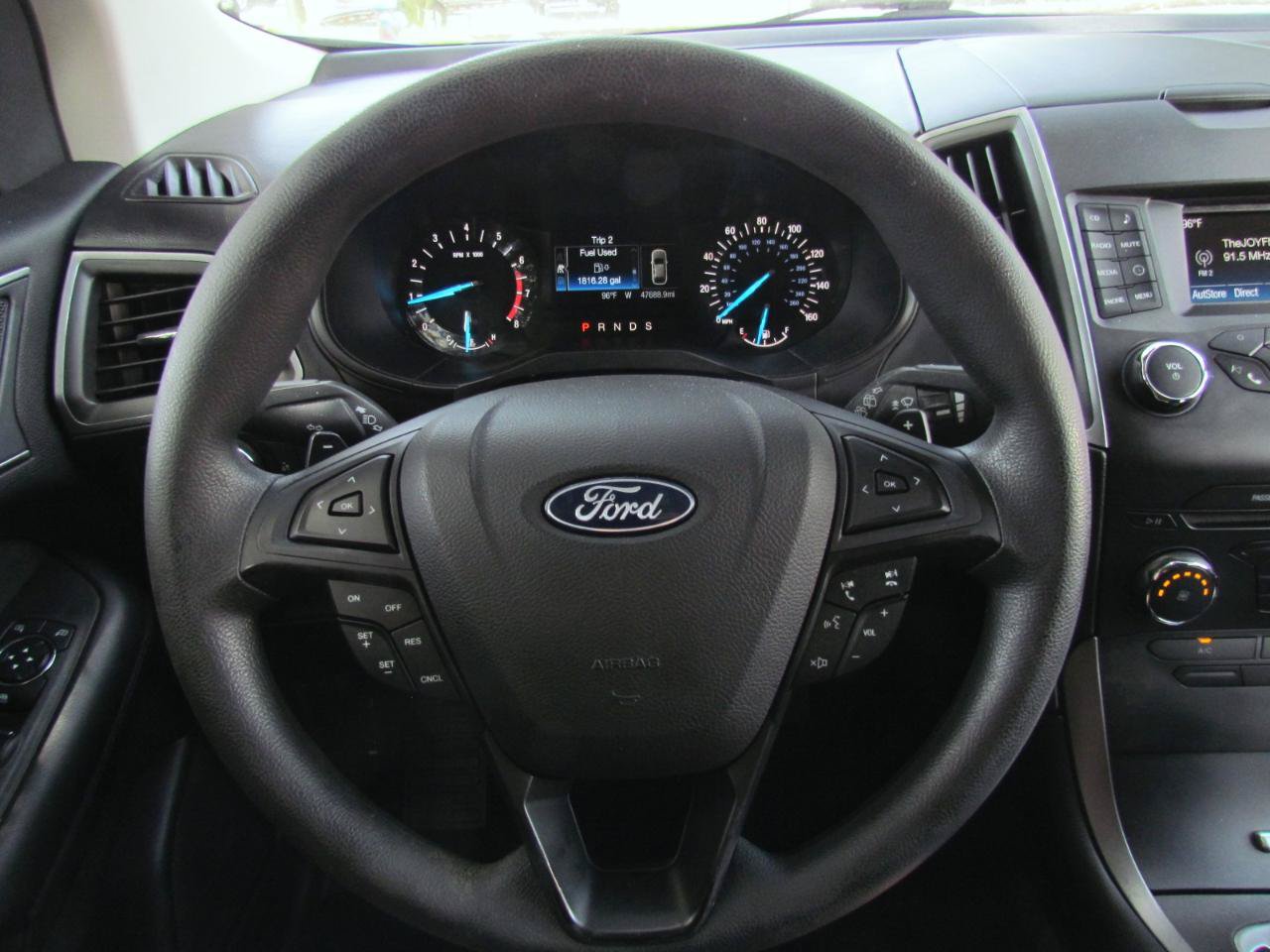 Used 2018 Ford Edge SE FWD image 25