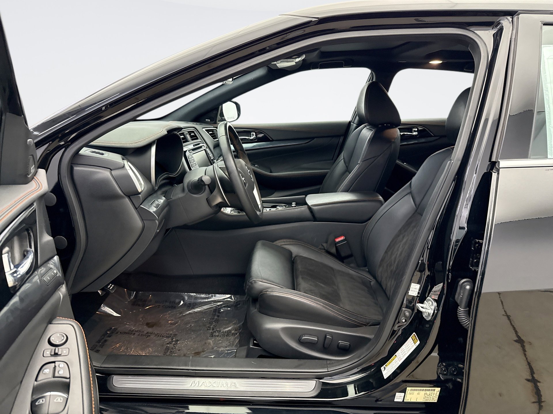 Used 2022 Nissan Maxima SR w/ Sport Mat Group image 10