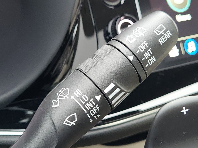 Used 2023 Buick Envision Avenir image 42