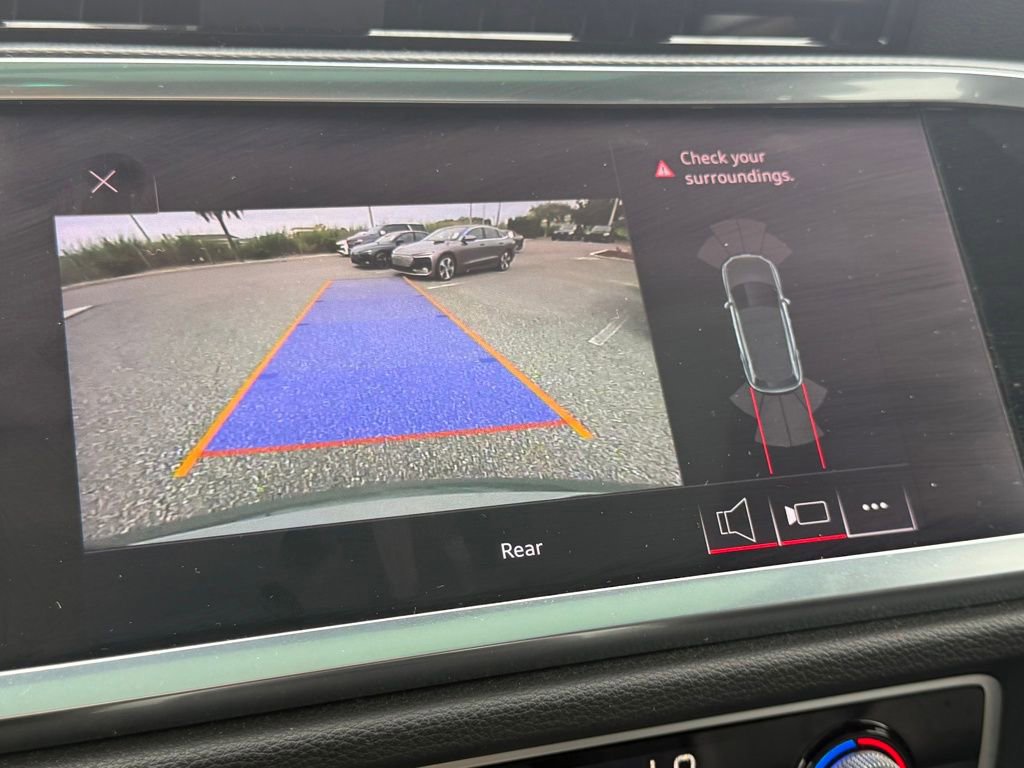 Used 2020 Audi Q3 2.0T Premium w/ Convenience Package image 24