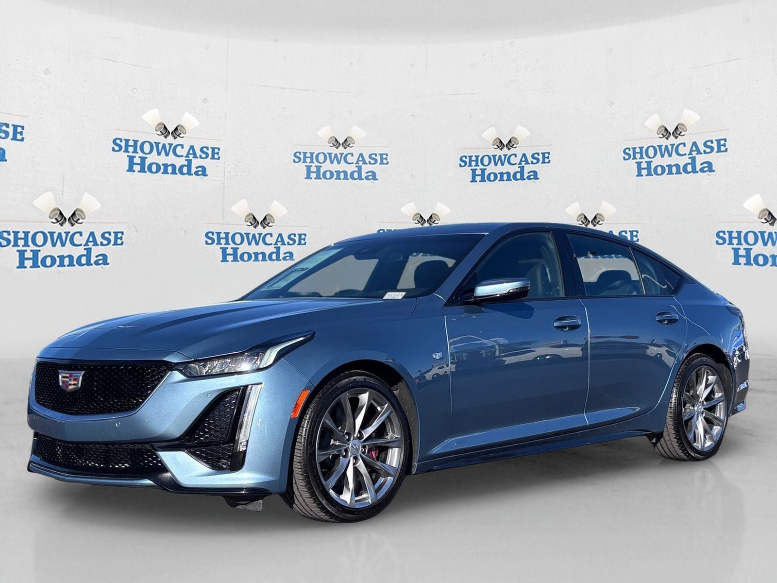 Used 2023 Cadillac CT5 Sport w/ Technology Package RWD image 2