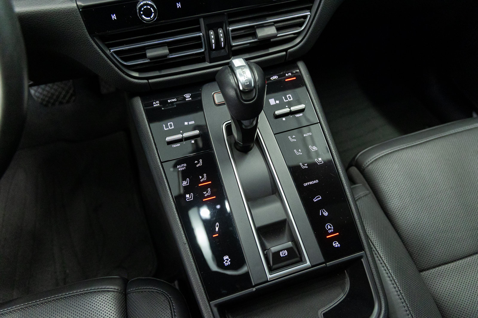 Used 2022 Porsche Macan S w/ Premium Package Plus AWD/4WD image 29