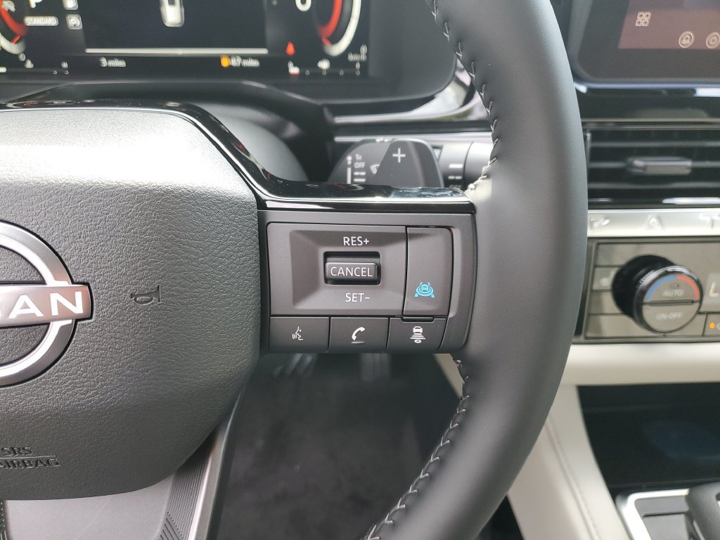 New 2026 Nissan Pathfinder SL FWD image 25