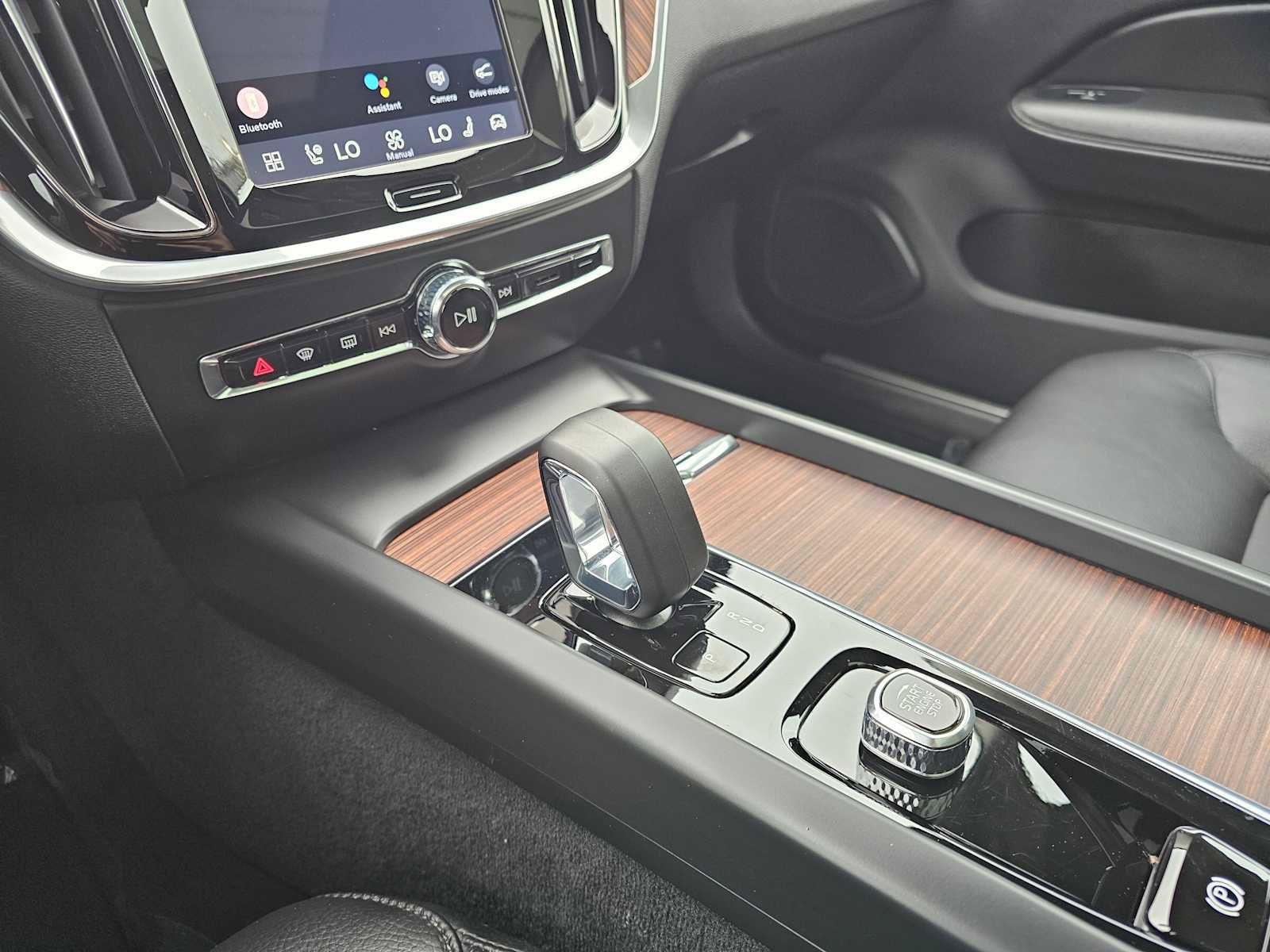 Certified 2025 Volvo V60 B5 Cross Country Plus image 29