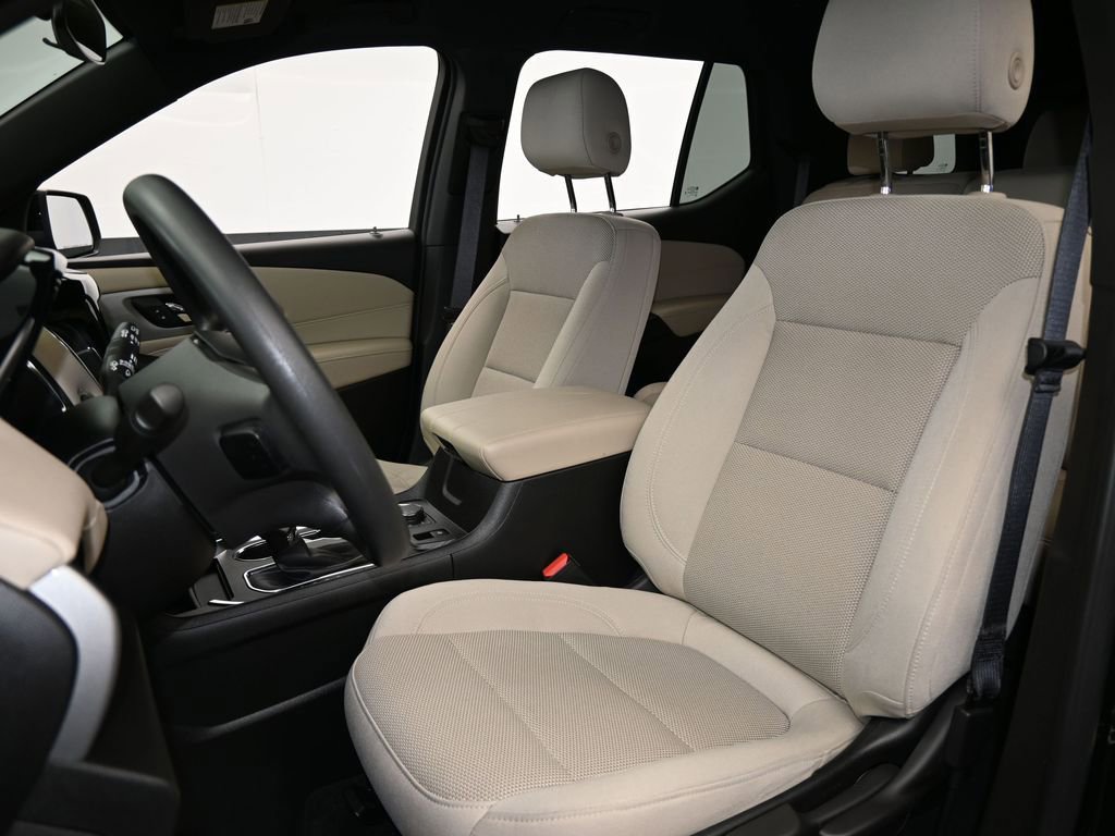 Used 2023 Chevrolet Traverse LS image 10