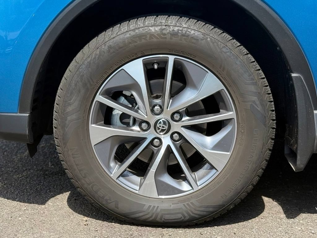 Used 2018 Toyota RAV4 XLE w/ Convenience Package AWD/4WD image 9